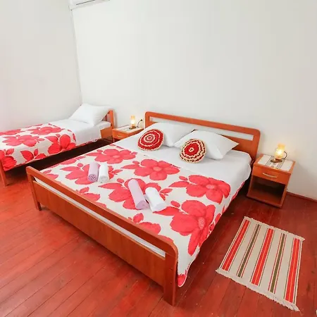 Holiday home Hometoni
